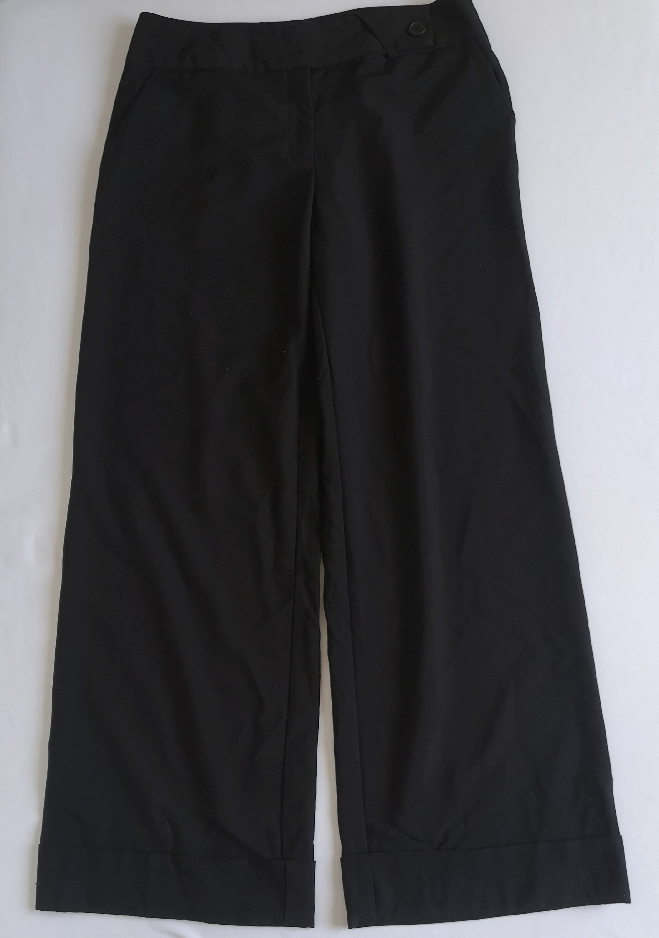 Pantalón tipo palazzo con blusa tejida