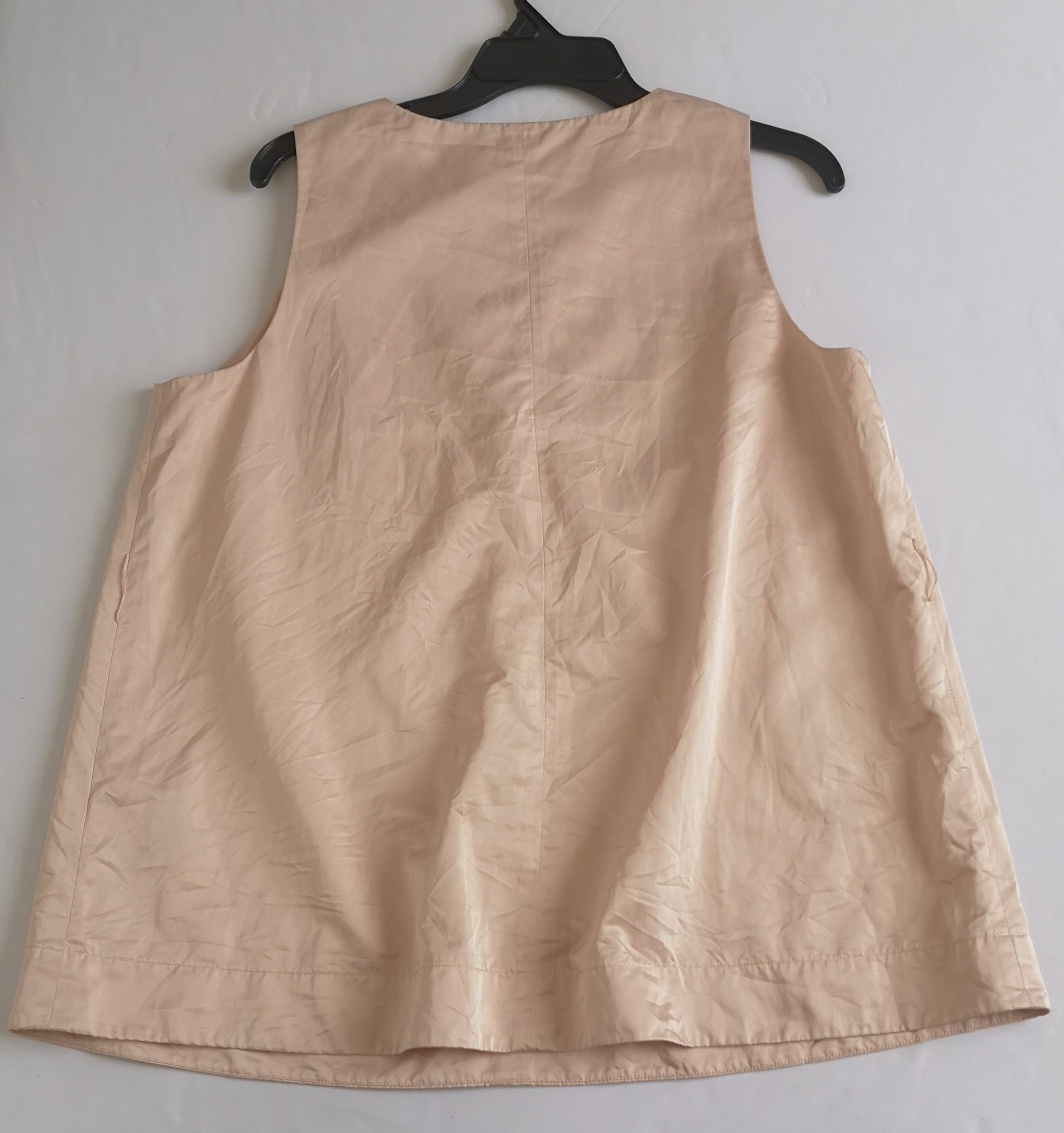 Blusa holgada de abajo y pantalón corte recto