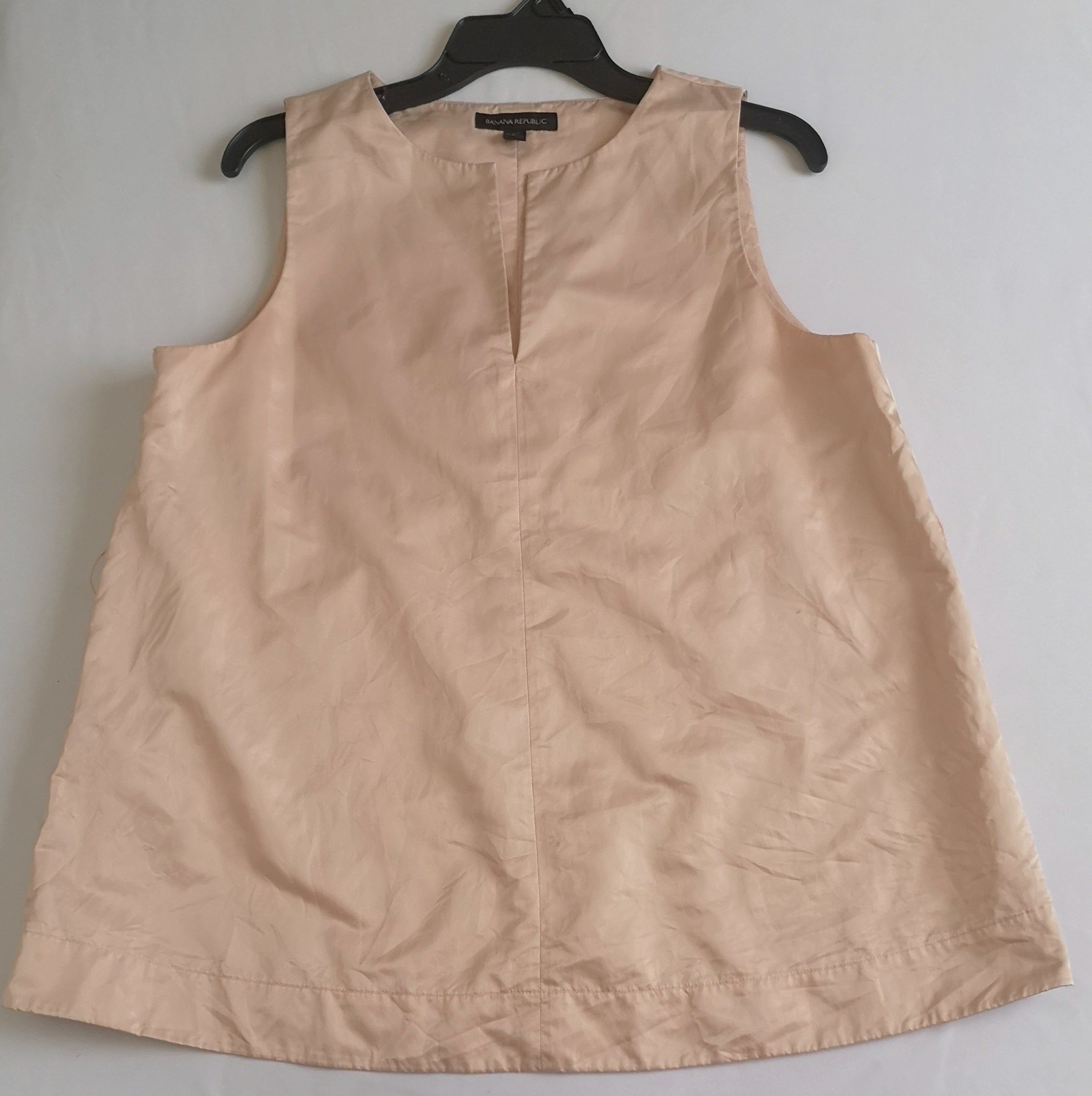 Blusa holgada de abajo y pantalón corte recto