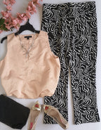 Blusa holgada de abajo y pantalón corte recto