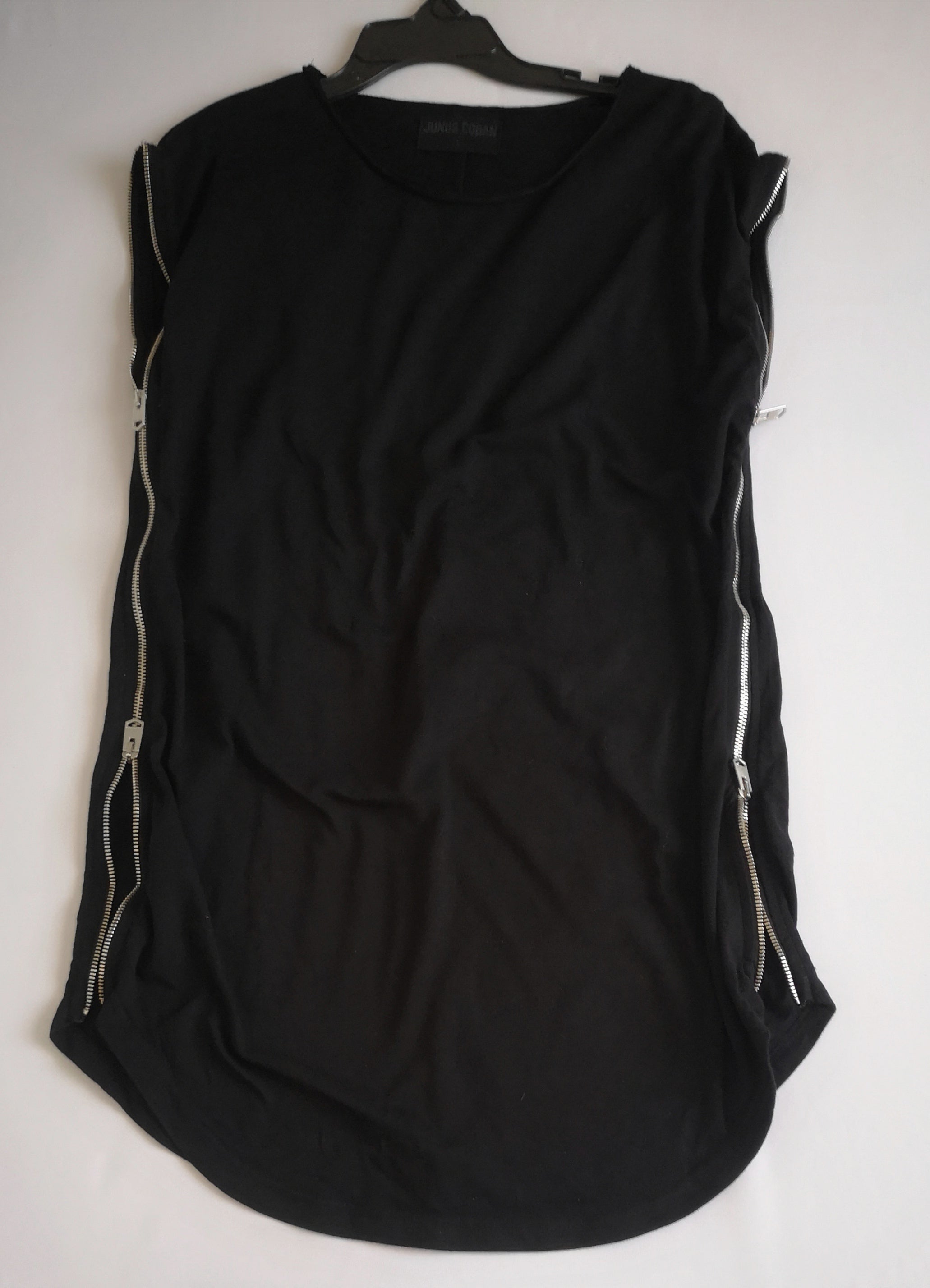Vestido con zipper a los lados incluye collar