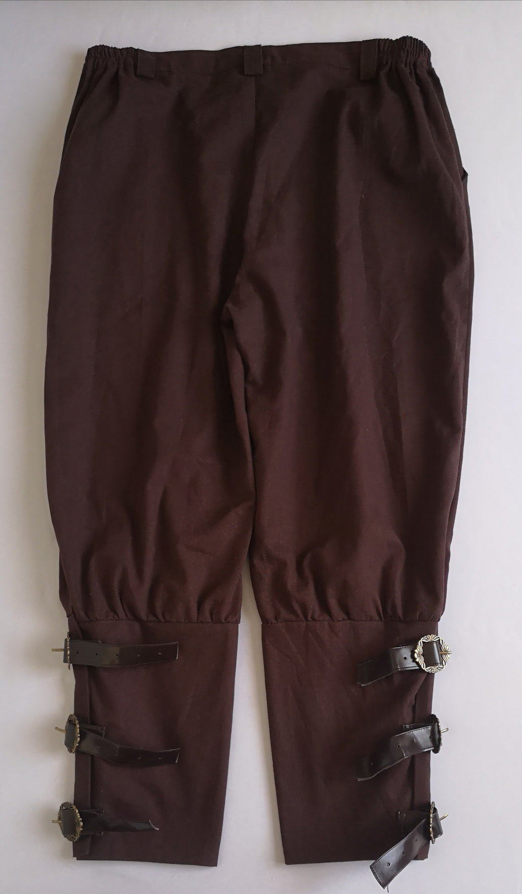 Pantalón bombacho con sueter liviano