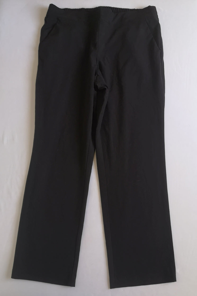 Blusa de chifon con pantalón corte recto