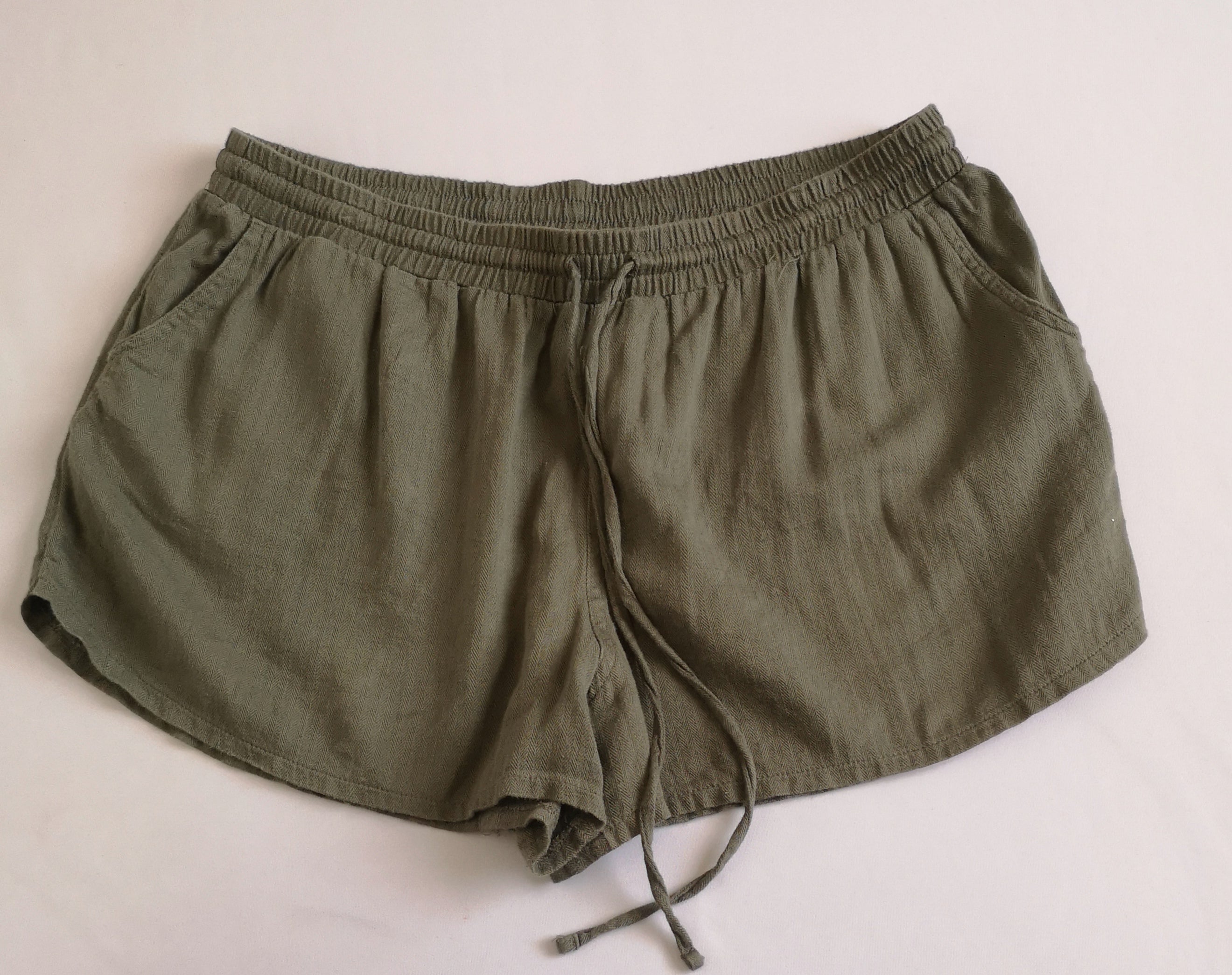 Blusa de lino y short con bolsas