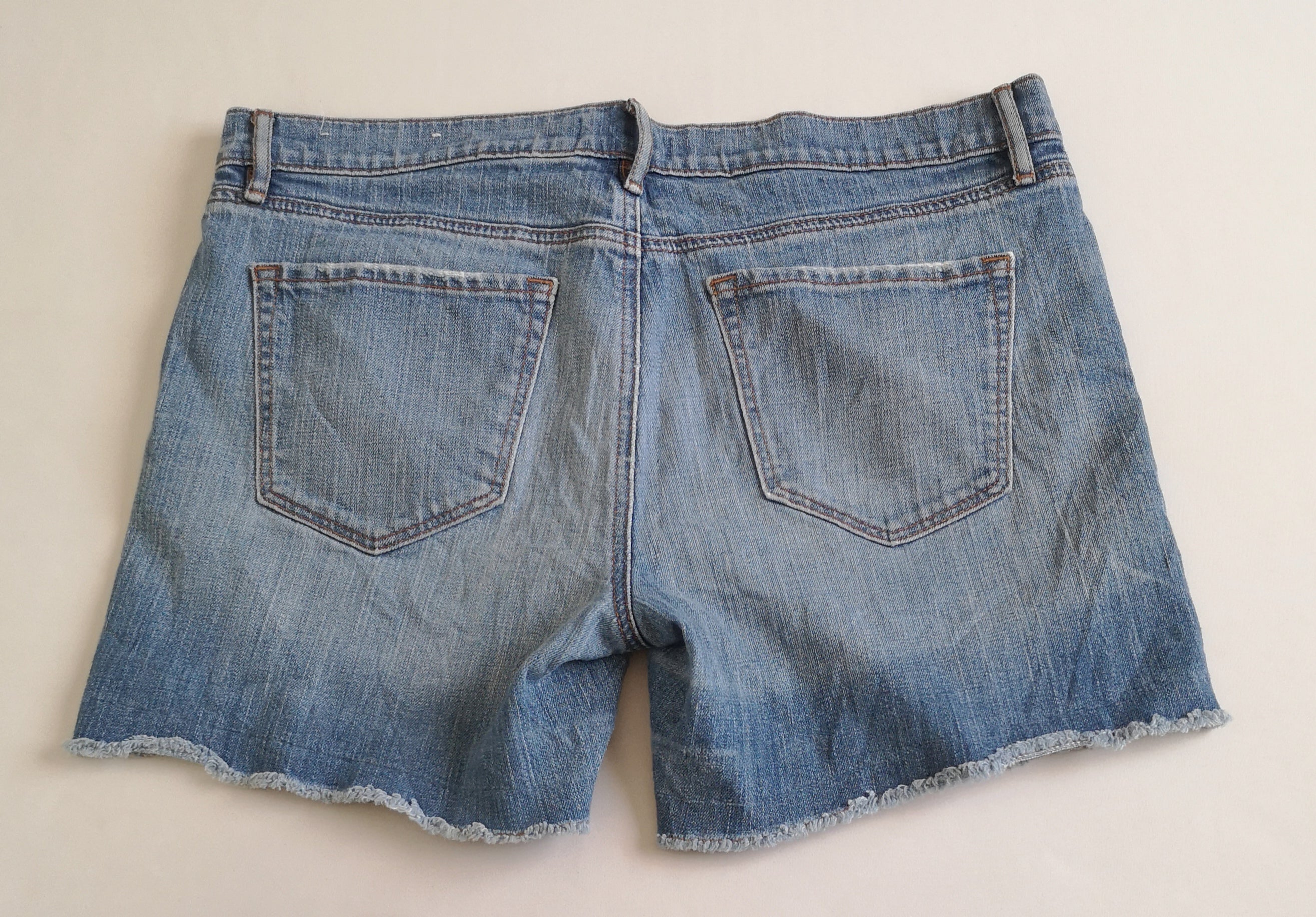 Short con blusa cuello cuadrado