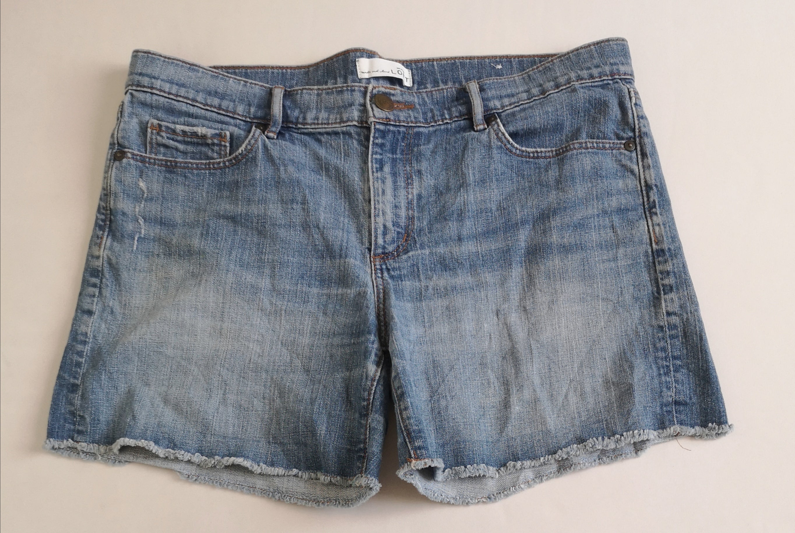 Short con blusa cuello cuadrado