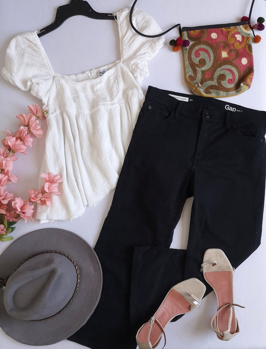 Jeans tipo Culotte con blusa holgada de abajo ⚓