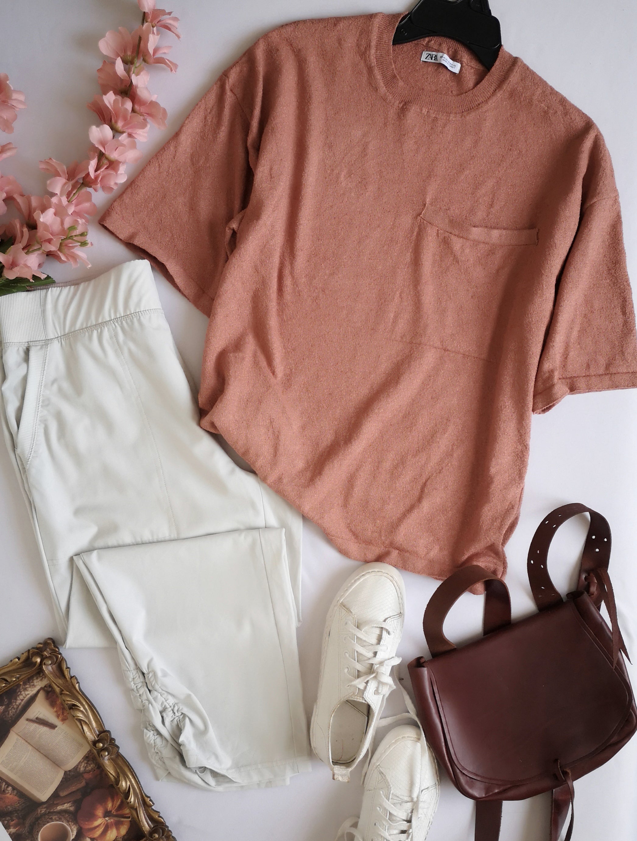 Blusa estilo ancho y pantalón tela suave
