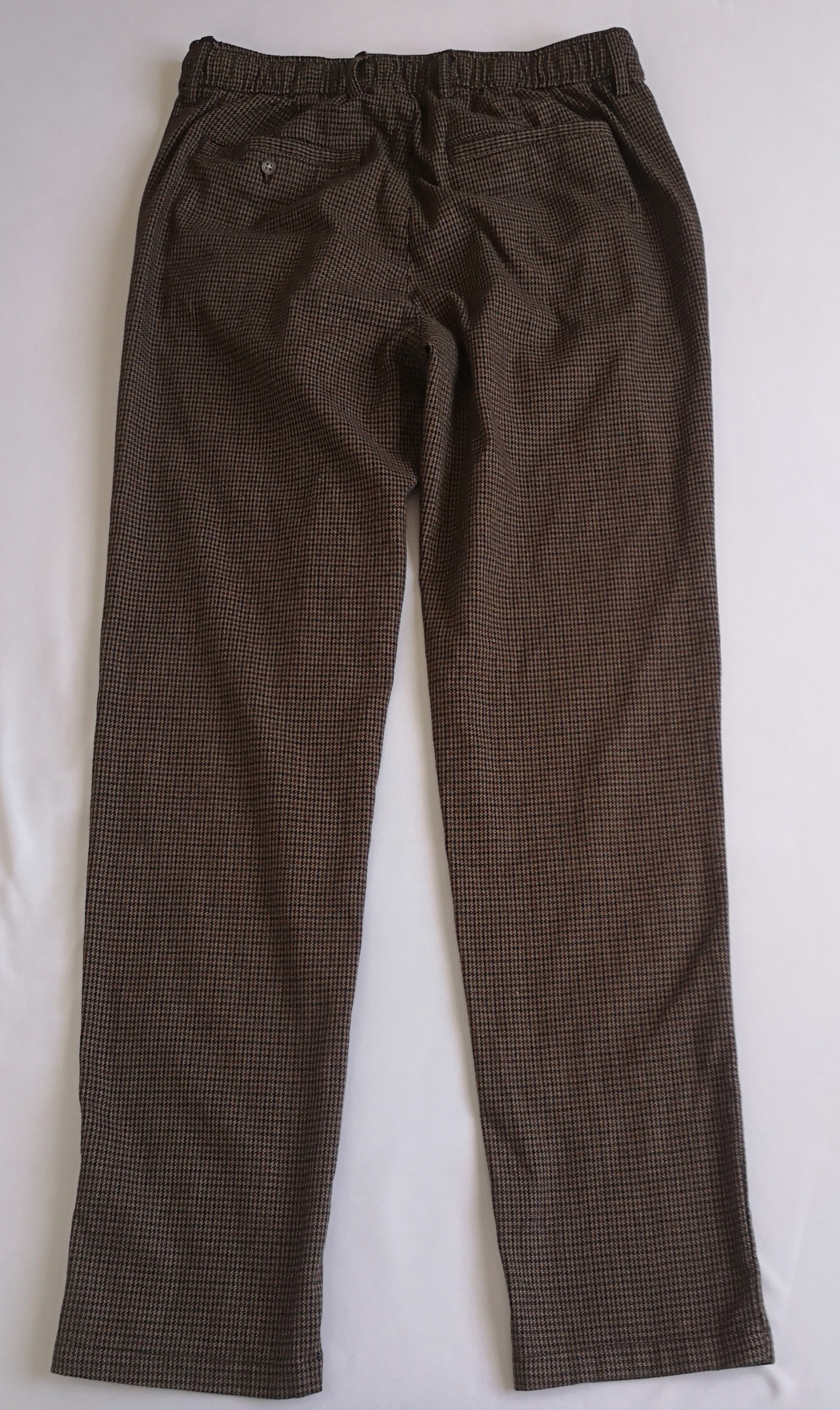 Pantalón jogger con blusa tela corrugada