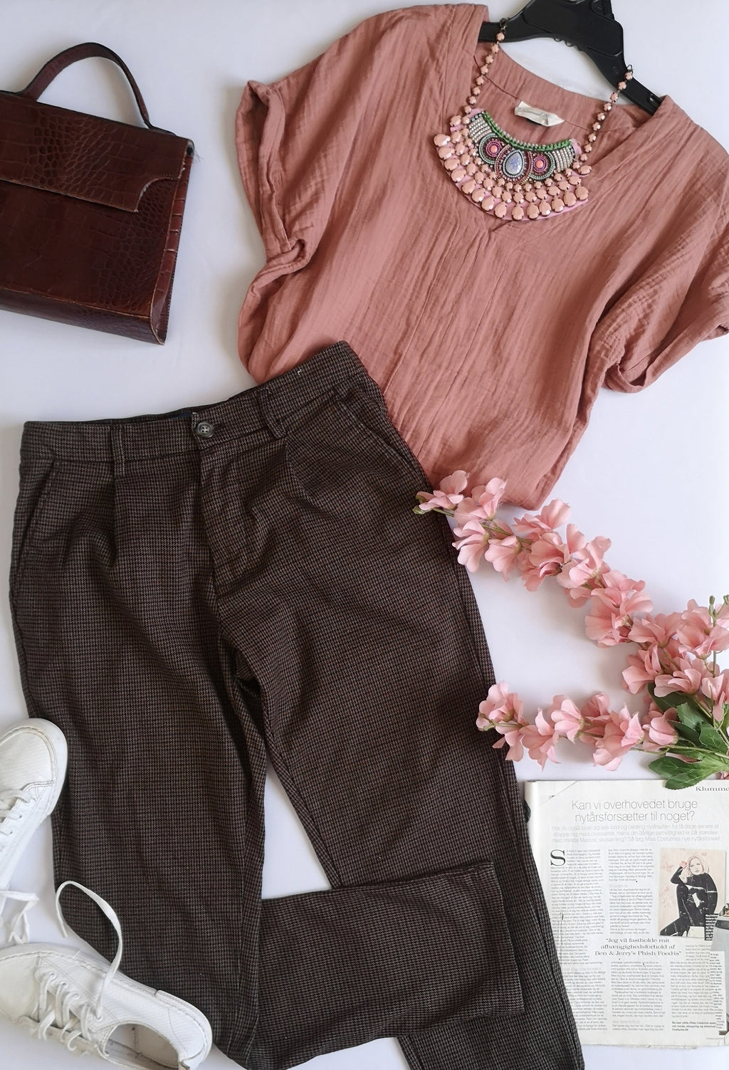 Pantalón jogger con blusa tela corrugada
