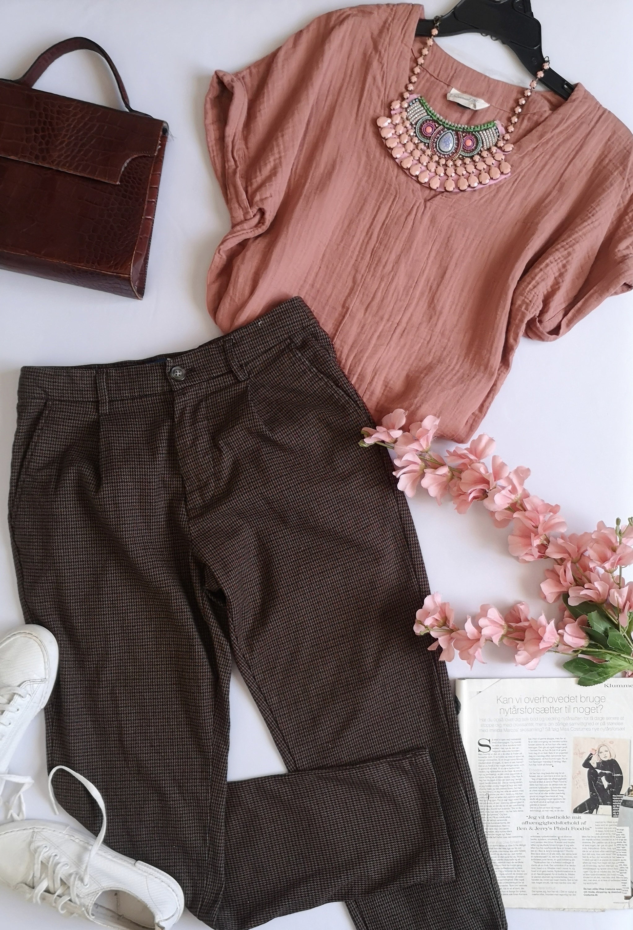 Pantalón jogger con blusa tela corrugada