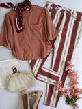 Pantalón skinny con blusa estilo ancho