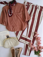 Pantalón skinny con blusa estilo ancho
