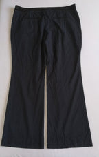 Pantalón corte recto y sueter bordado