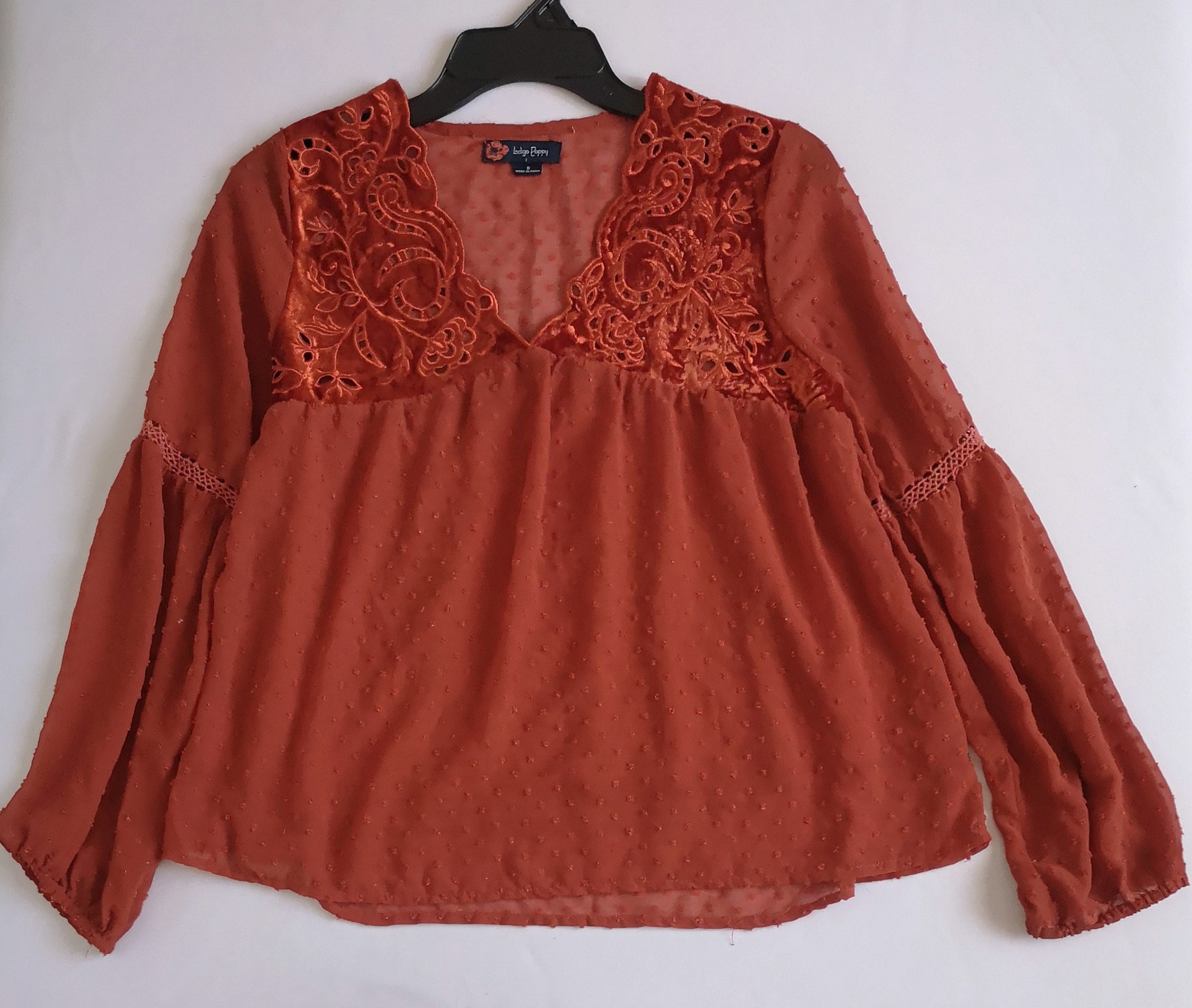 Blusa con bolitas bordada de arriba