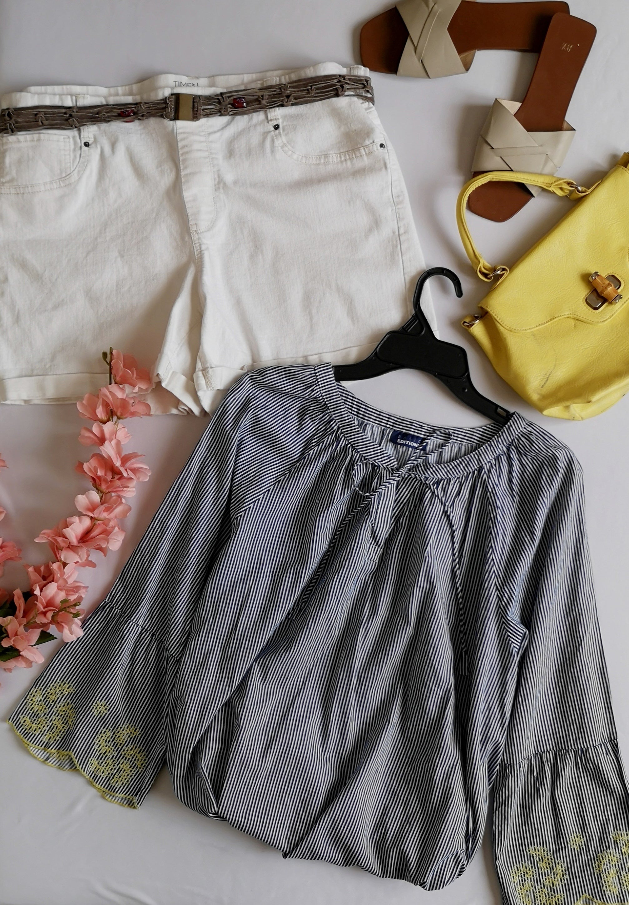 Short cintura alta con blusa bordada