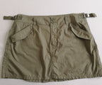 Falda tipo cargo con blusa estilo ancho