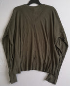 Falda tipo cargo con blusa estilo ancho