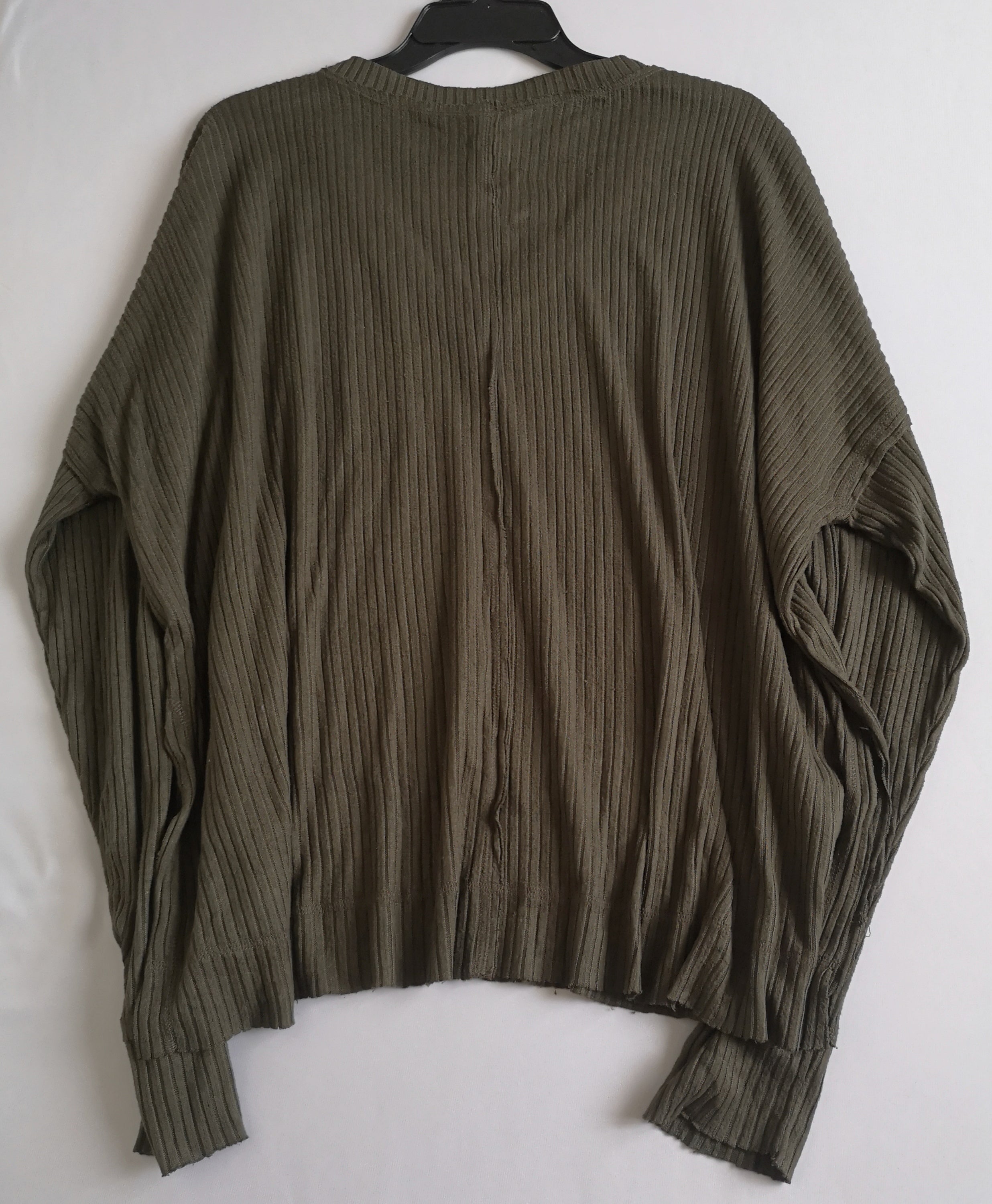 Falda tipo cargo con blusa estilo ancho