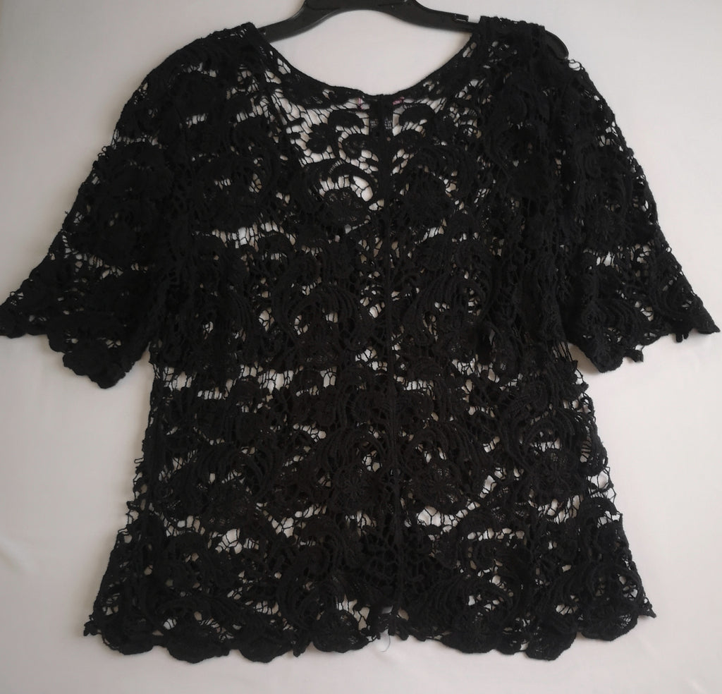 Blusa tipo crochet con falda midi ⚓