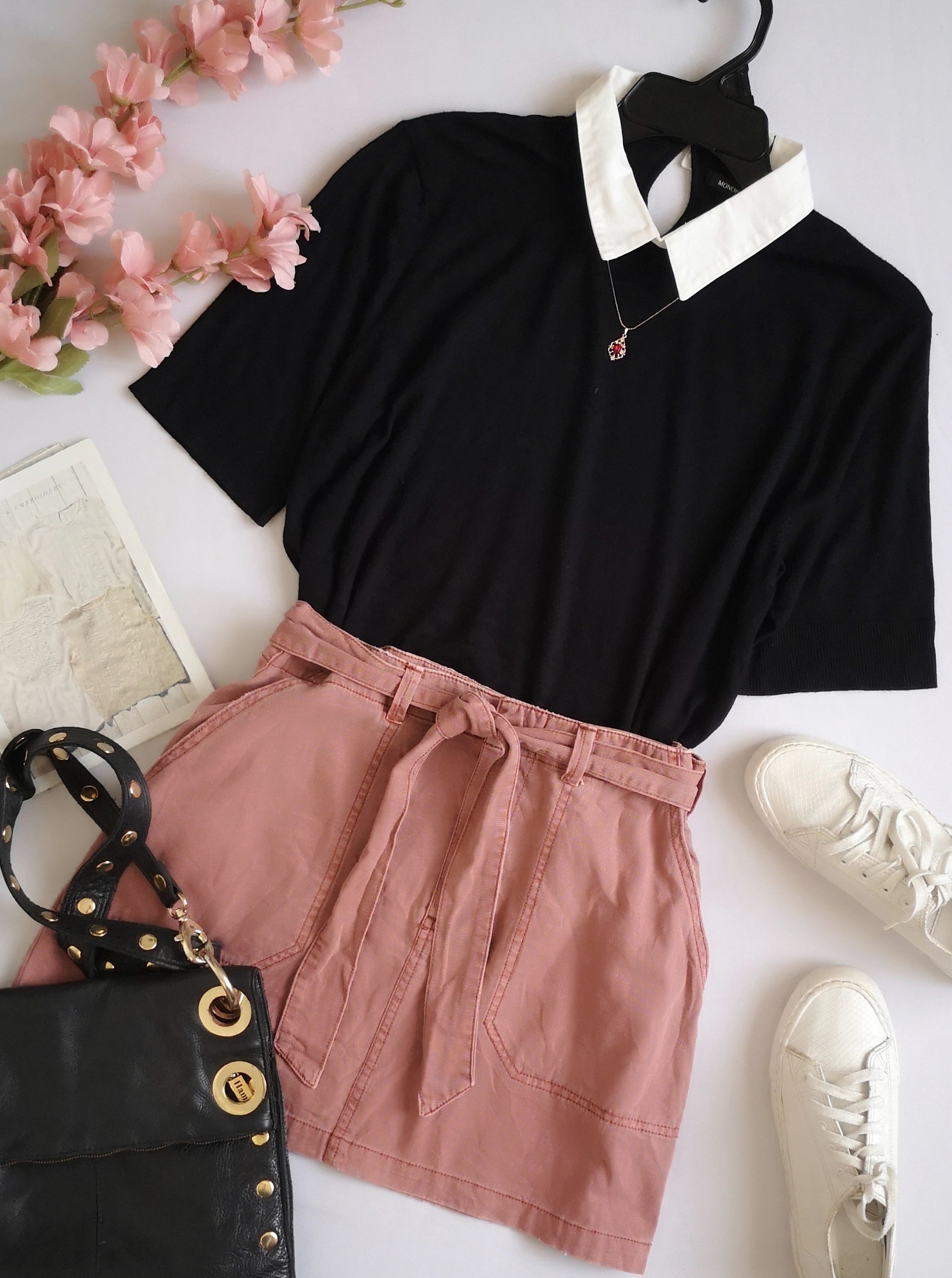 Blusa manga corta y falda con bolsas