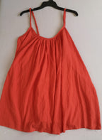 Vestido holgado de tirantes