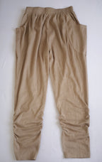 Jogger con bolsa y blusa corta