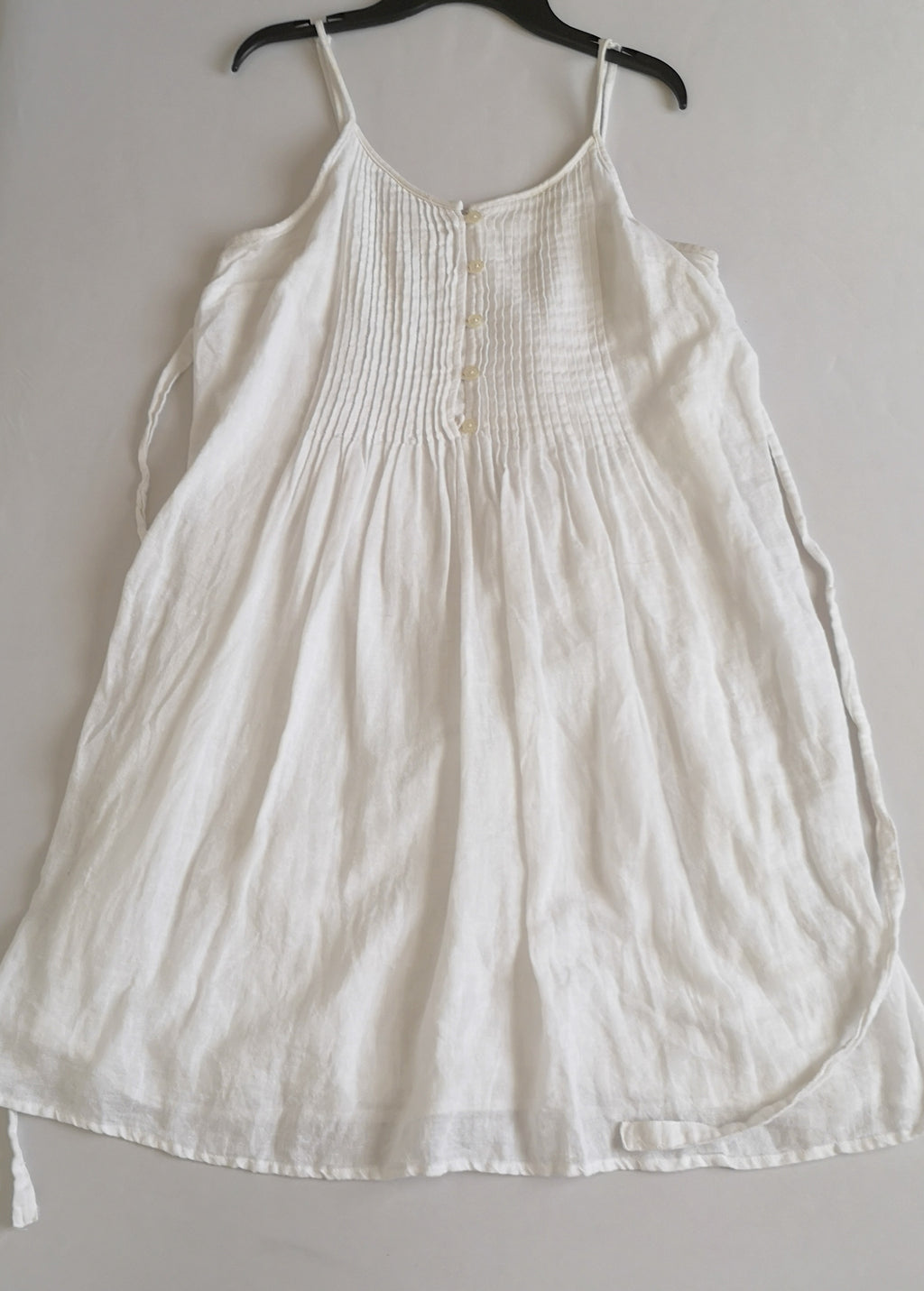 Vestido de algodón y blusa con nudo