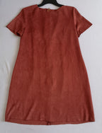Vestido piel de durazno con zipper atrás