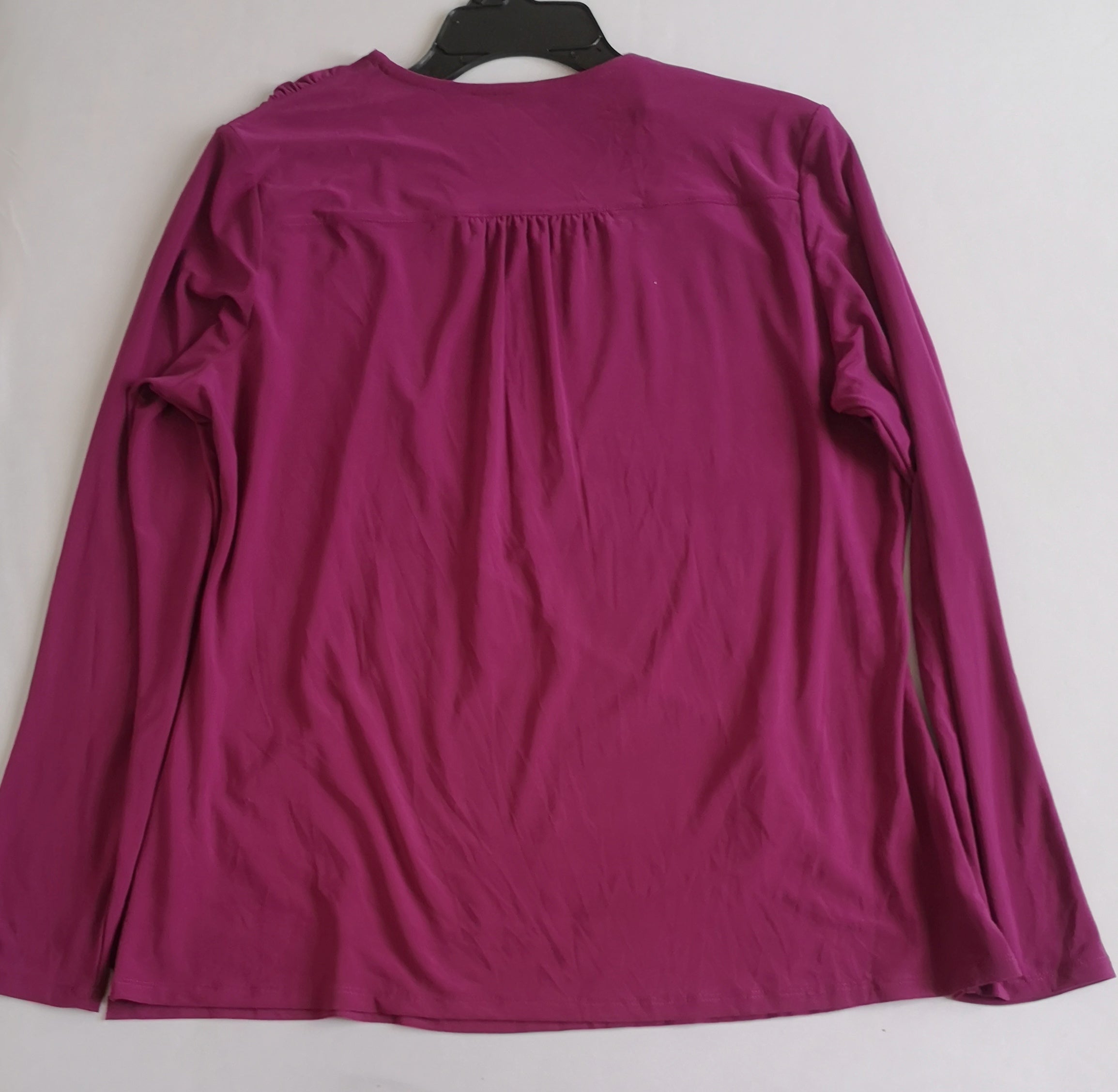 Falda arriba del tobillo con blusa traslapada cerrada ⚓