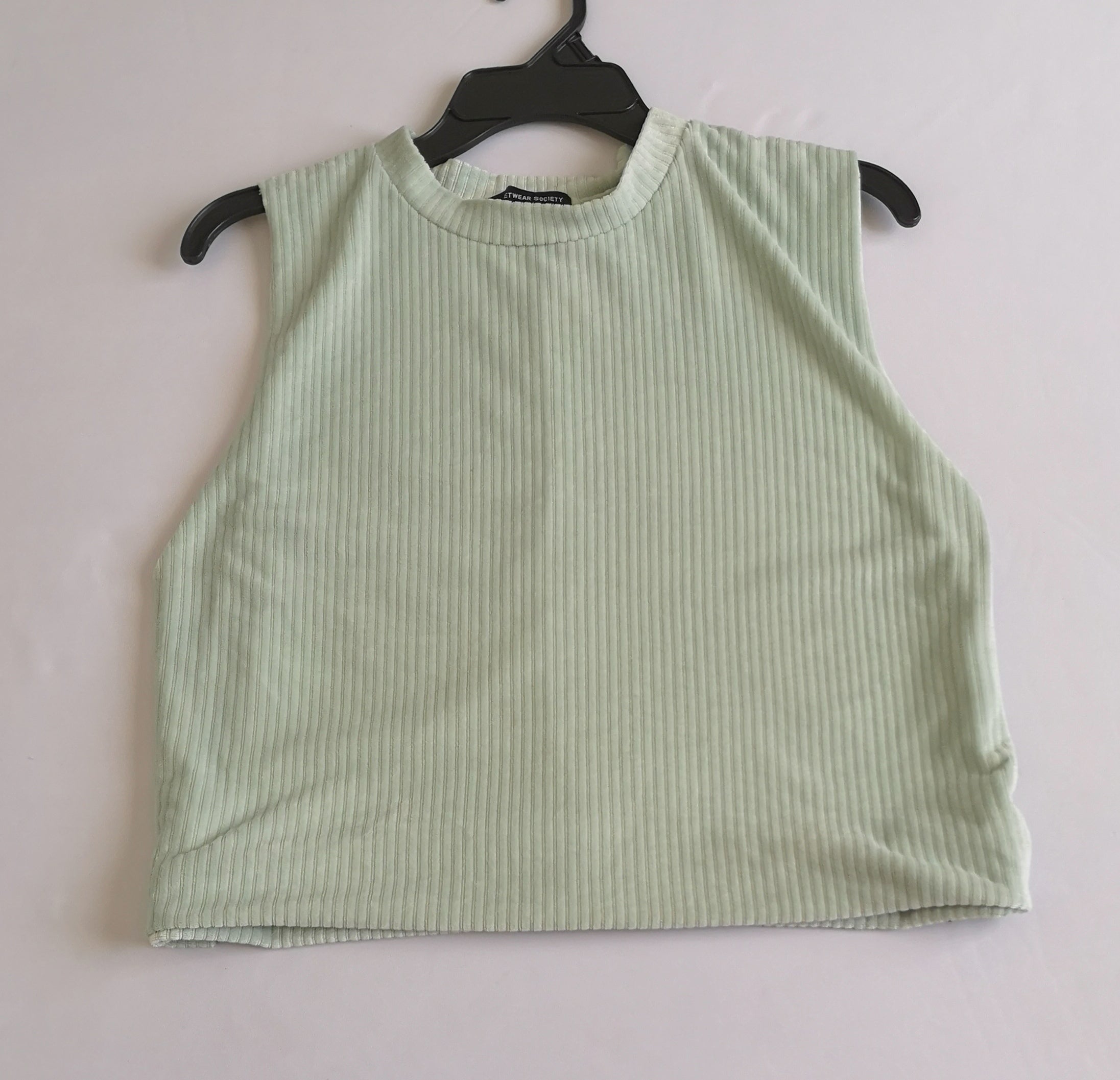 Blusa cuello cerrado con pantalón lino