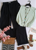 Blusa cuello cerrado con pantalón lino