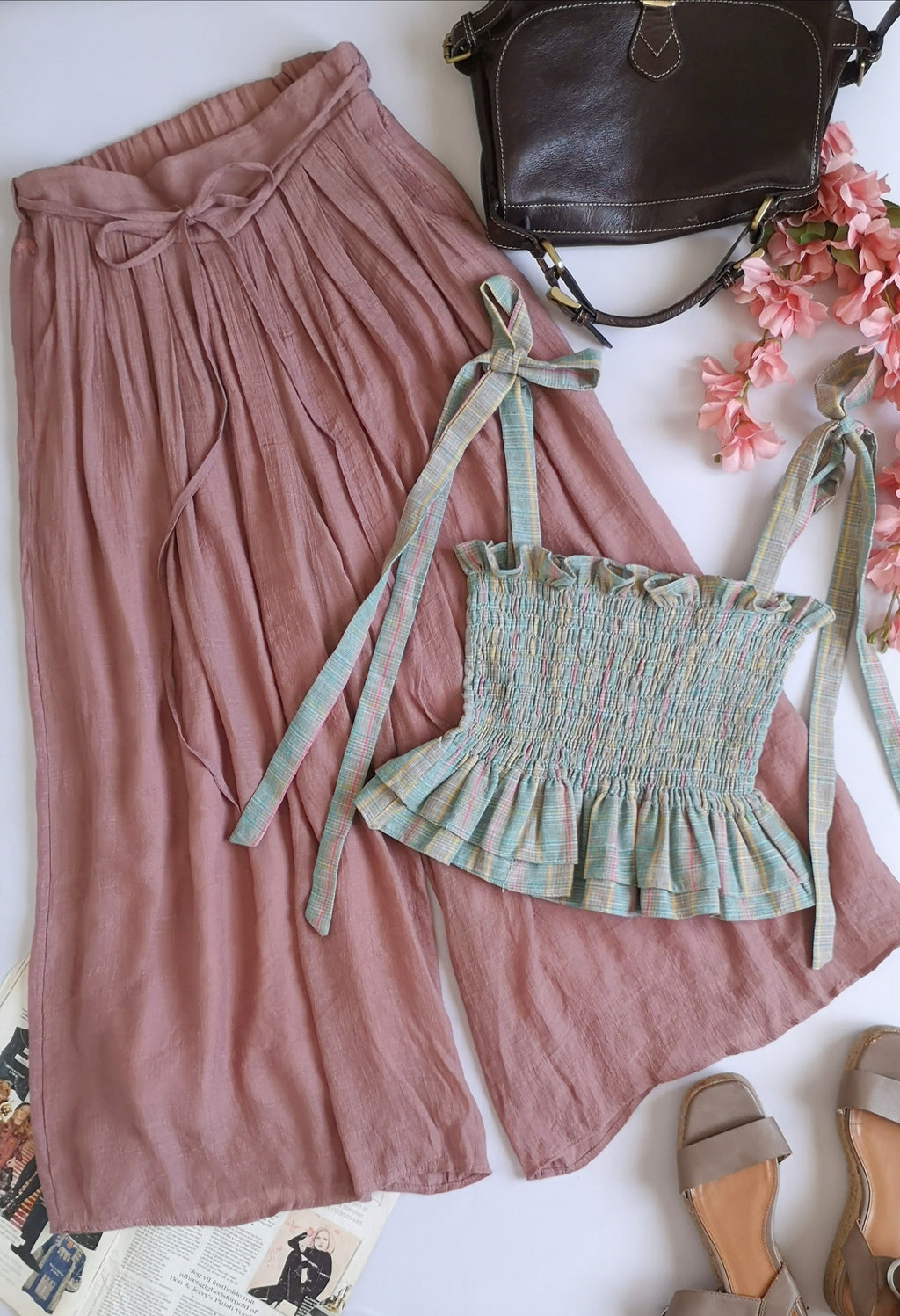 Palazzo corto con blusa crop ⚓