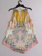 Blusa de seda con collar