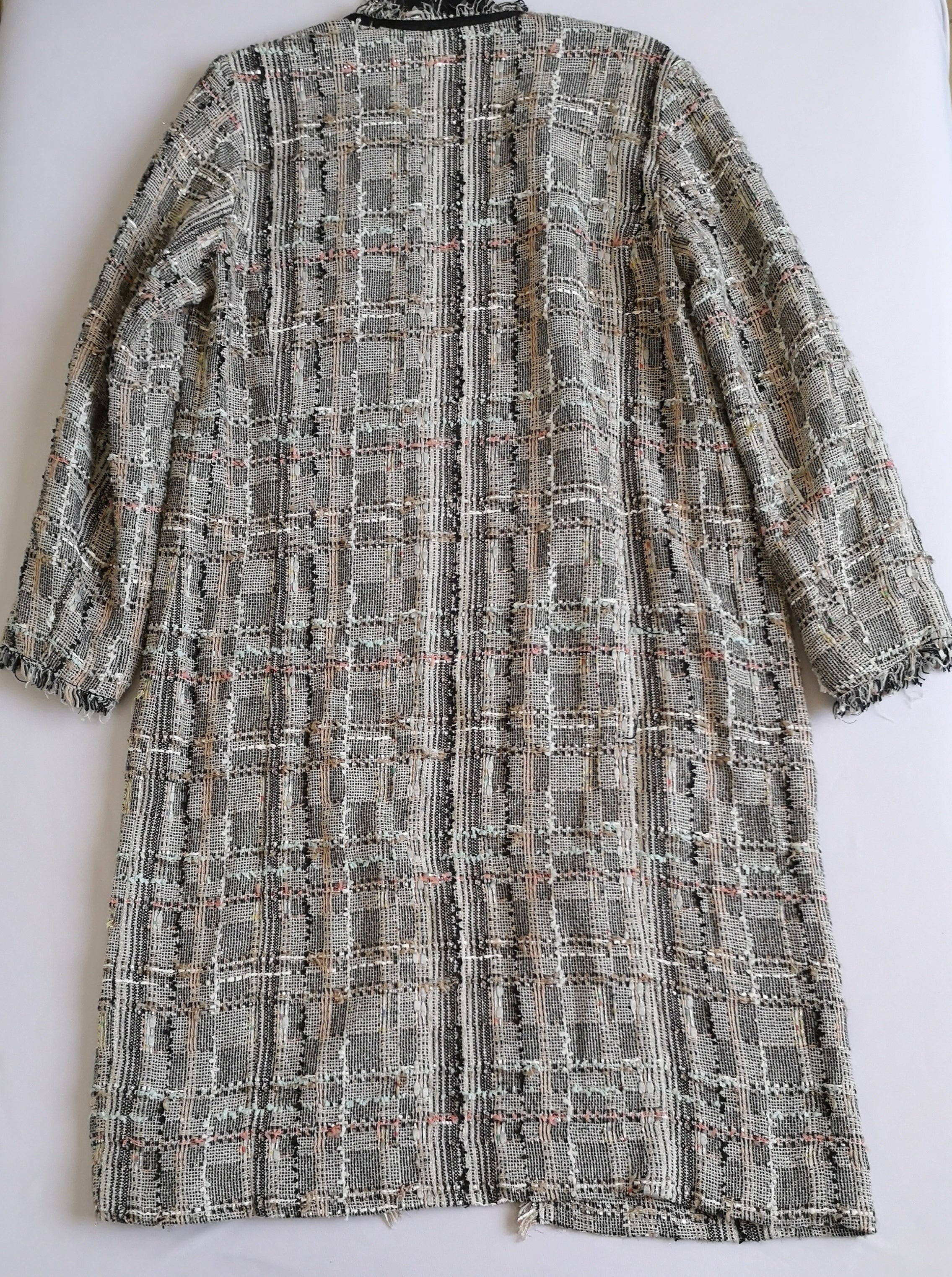 Chaqueta larga tipo tweed