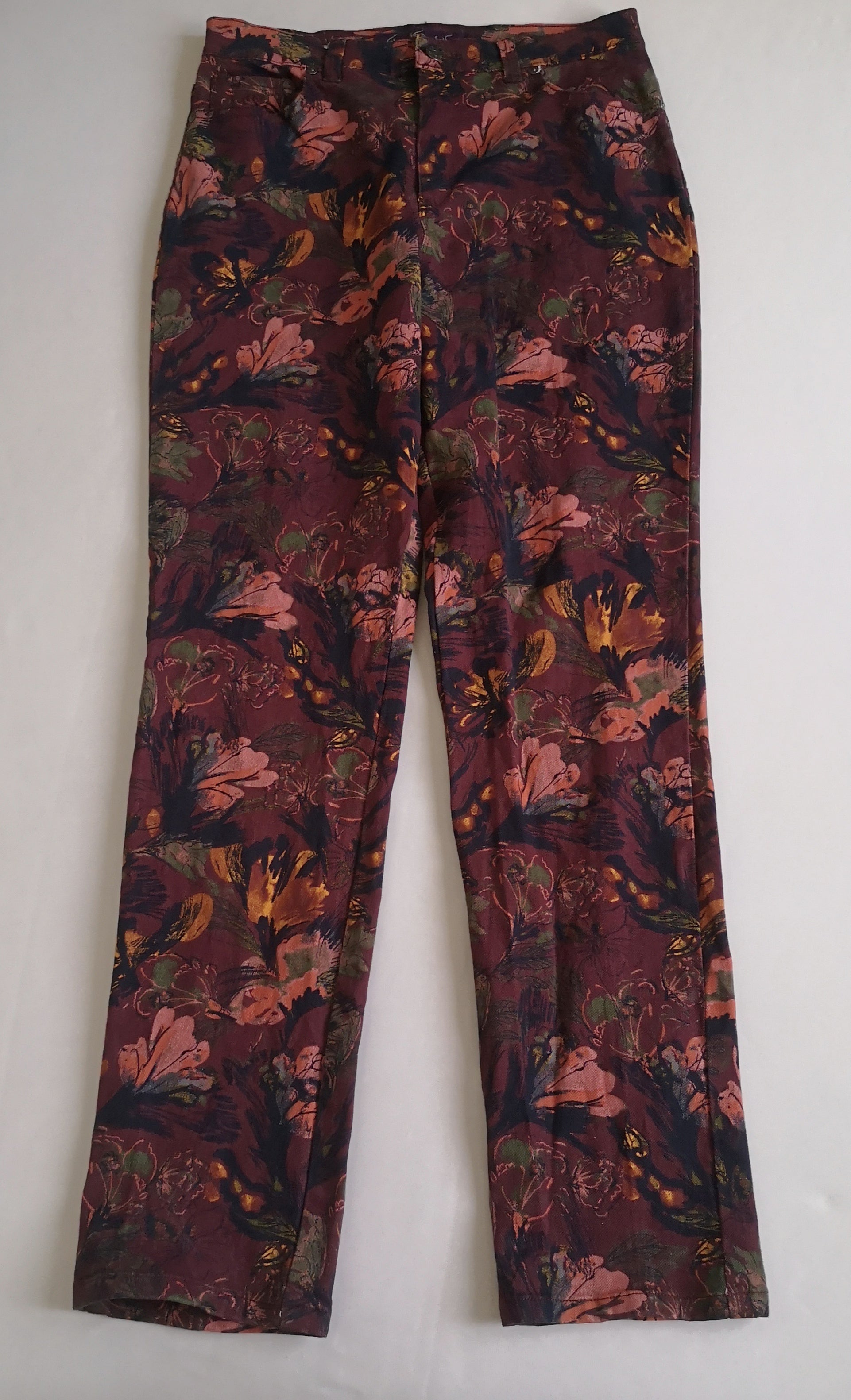Jeans cintura alta corte recto con blusa manga larga