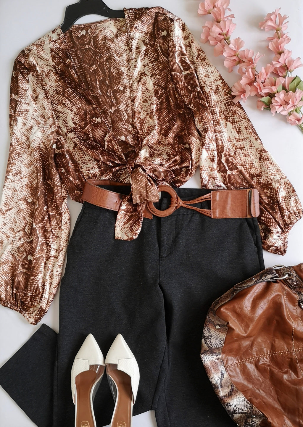 Pantalón corto con blusa mangas bombachas