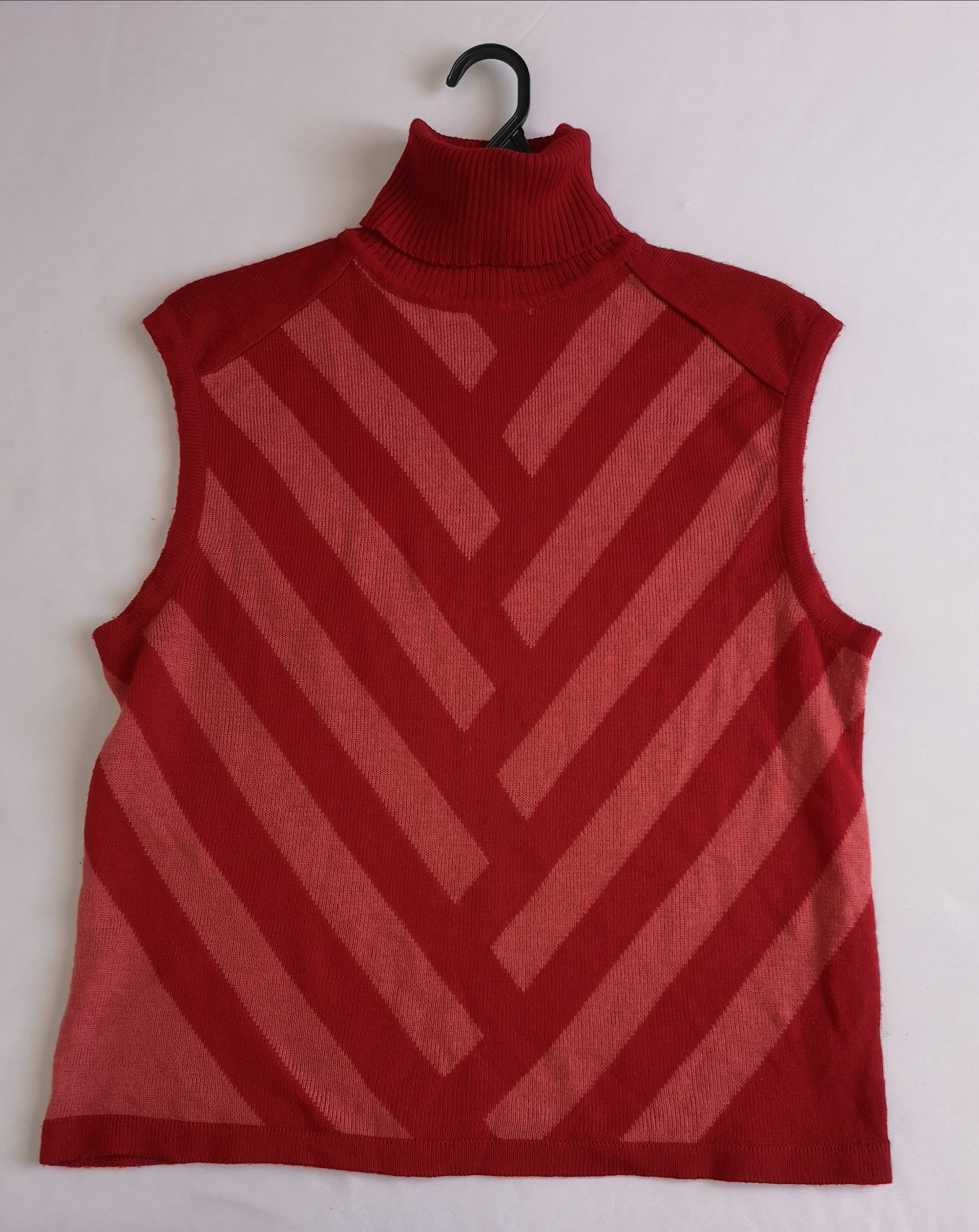 Short con bolsas y blusa cuello alto