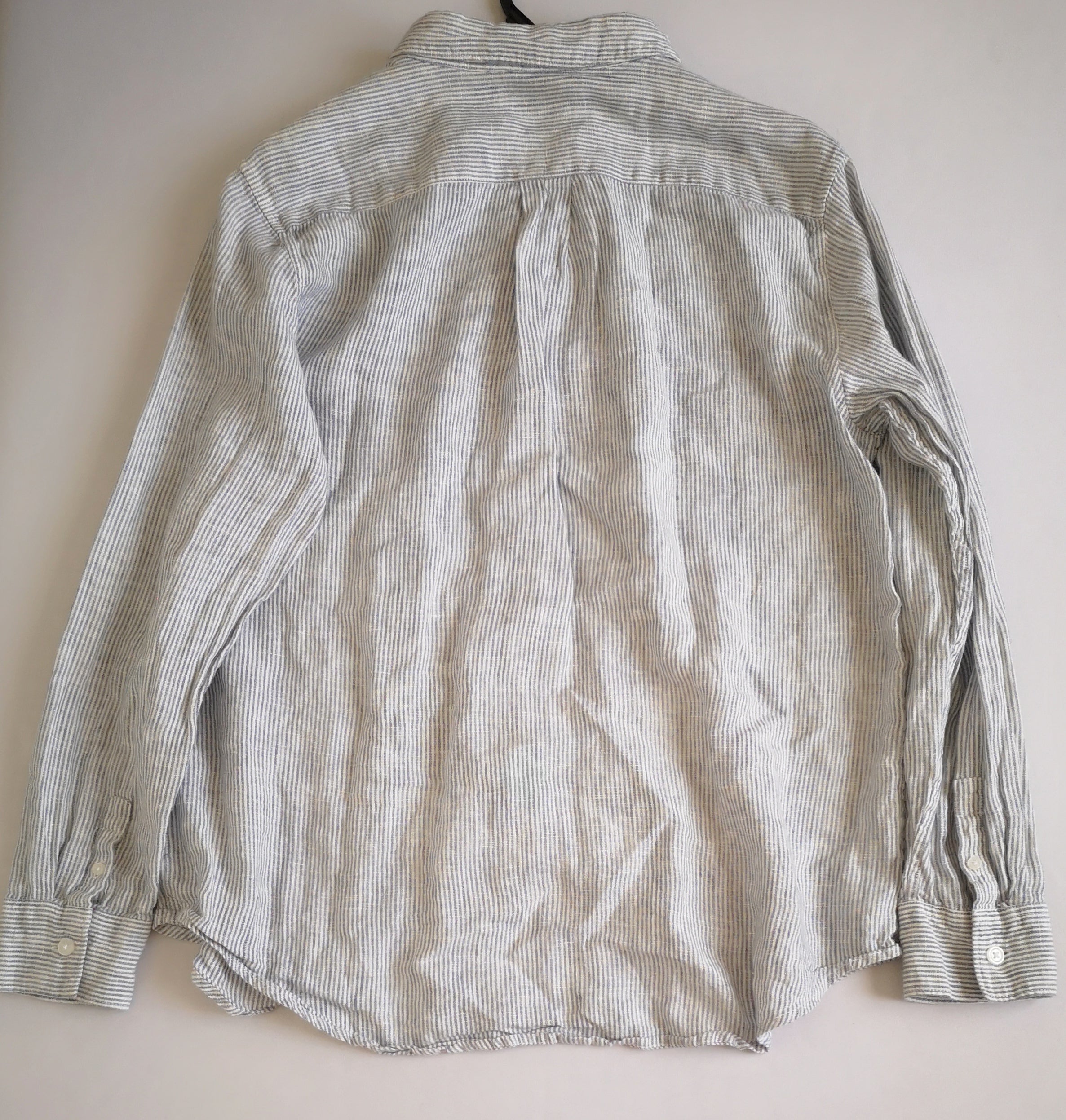 Blusa de lino con falda bordada