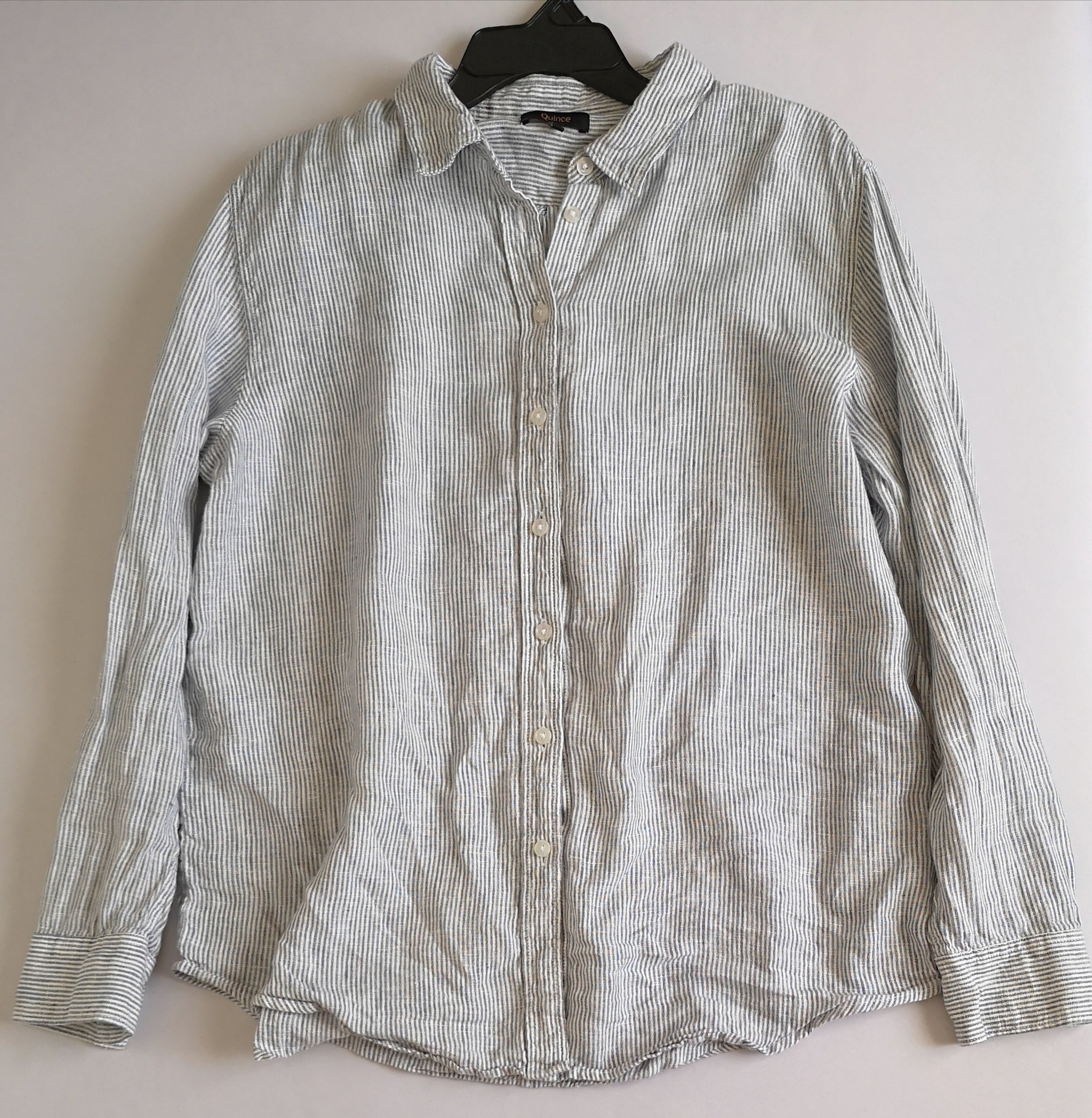 Blusa de lino con falda bordada