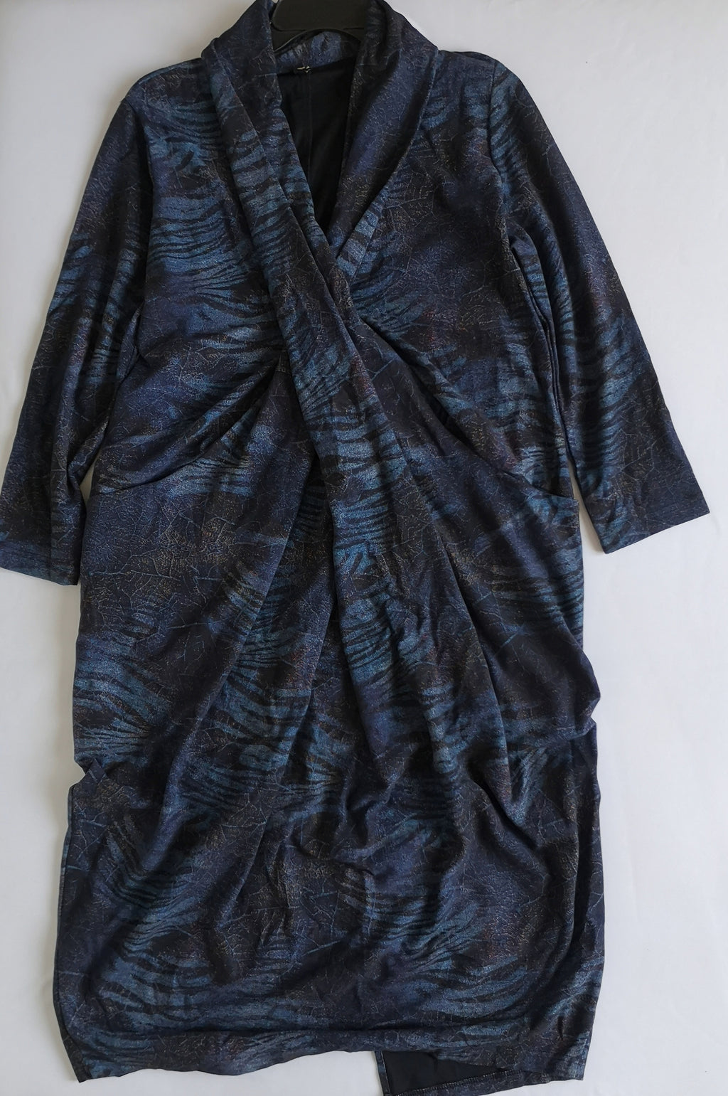 Vestido con bolsas adelante