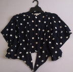 Blusa corta con nudo y short cintura alta ⚓