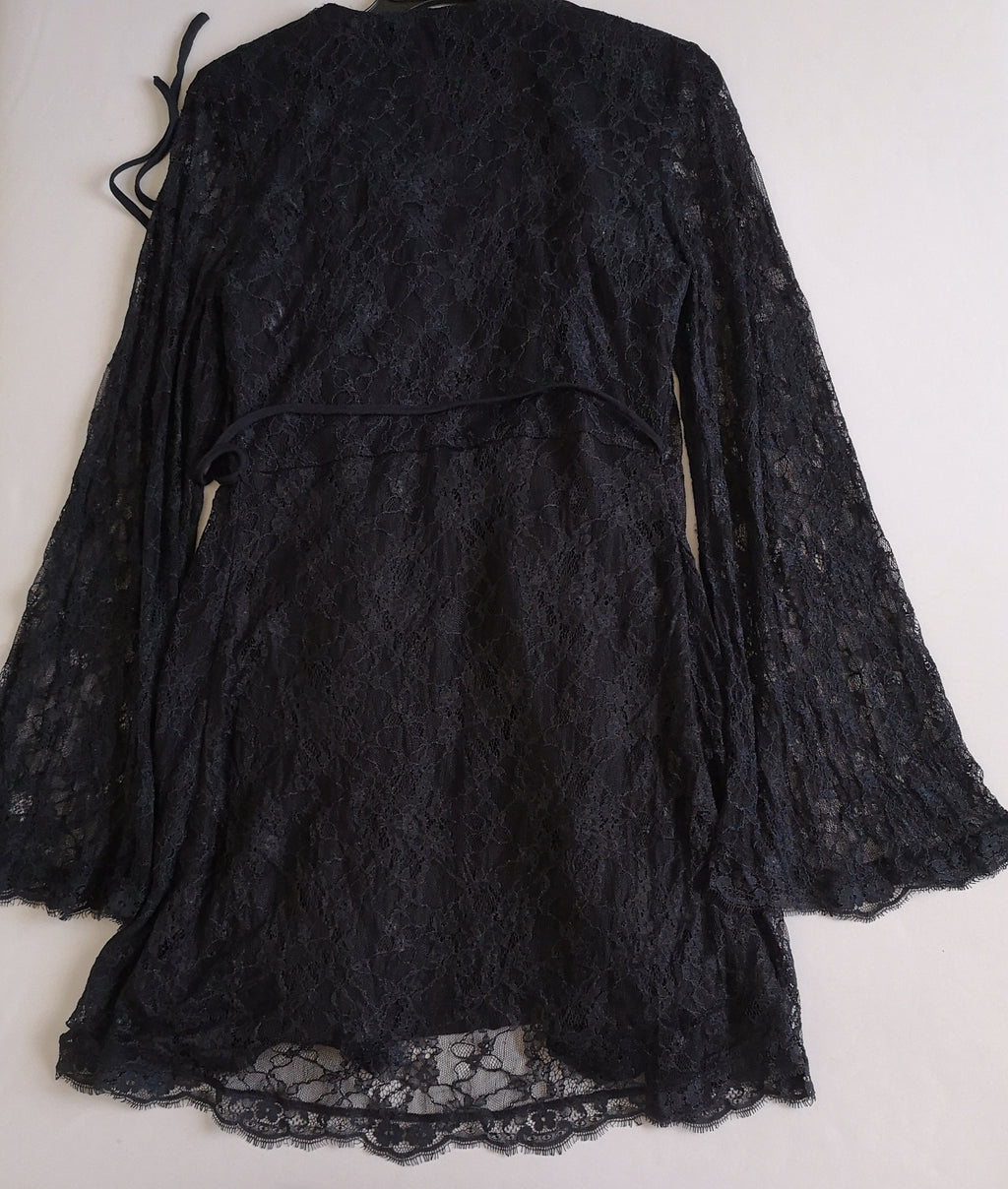 Vestido traslapado de encaje ⚓