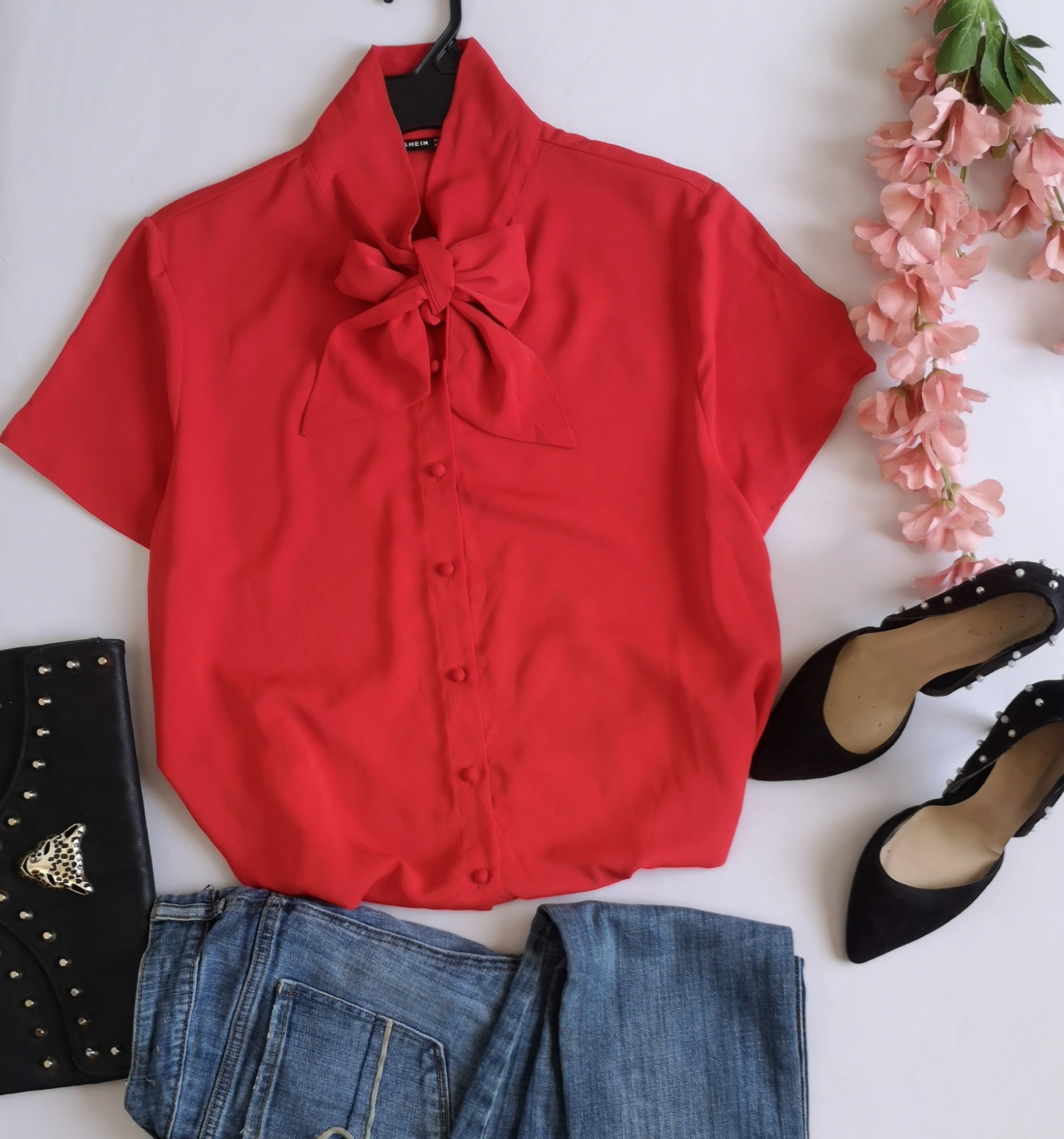 Blusa con moña ⚓
