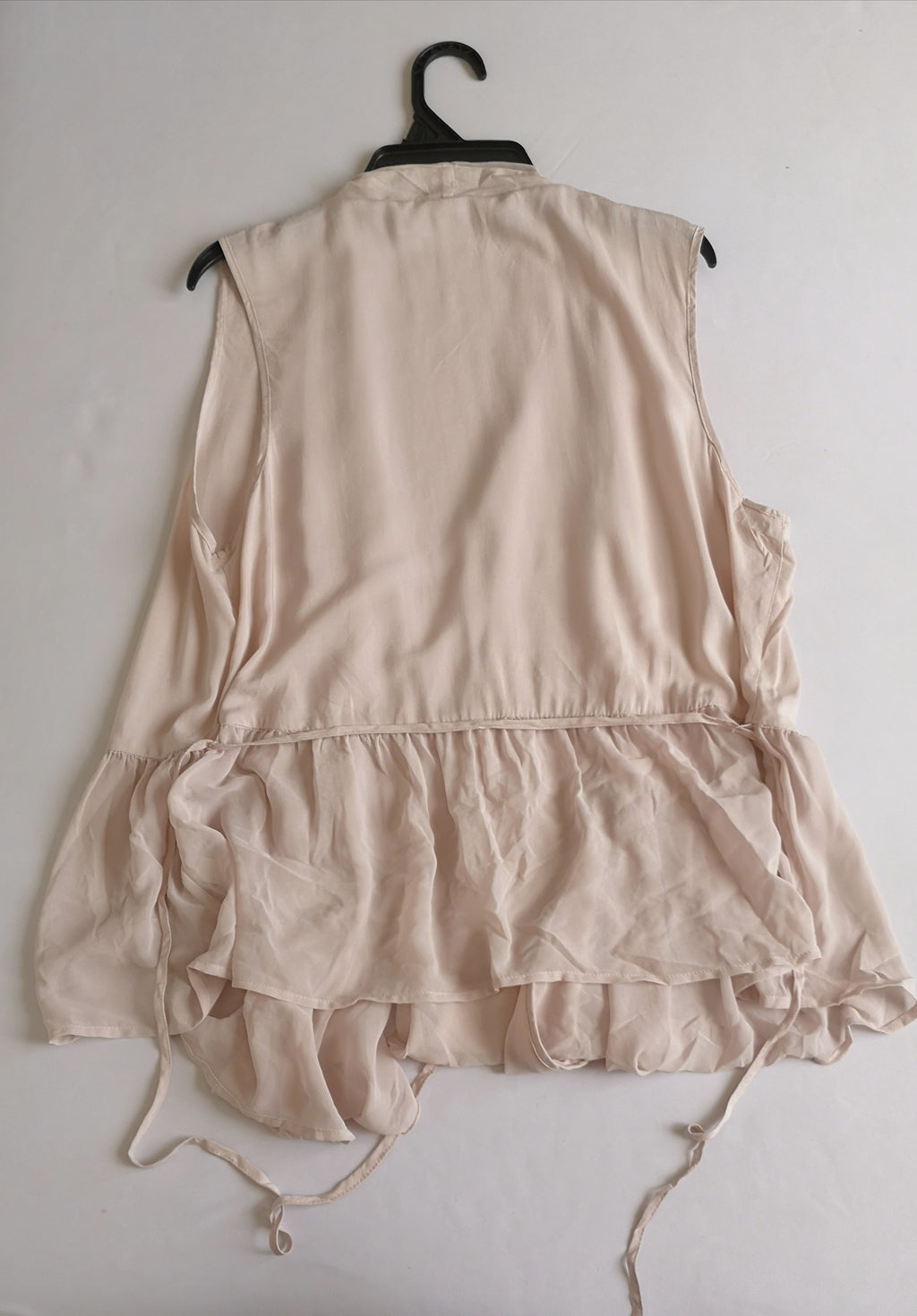 Chaleco tipo peplum con cinta ⚓