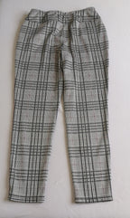 Pantalón tela suave con blusa tallada