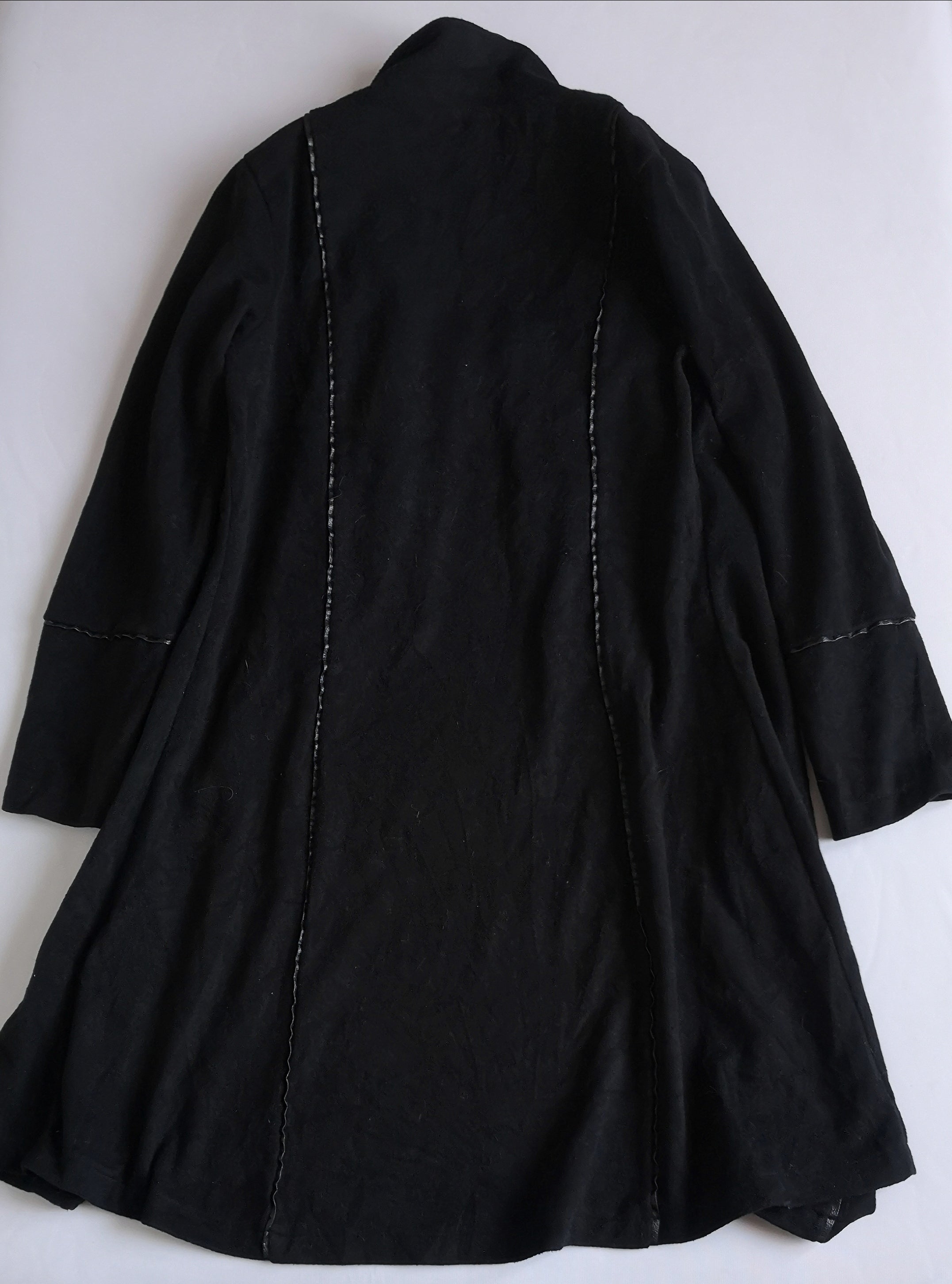 Chaqueta con botones y encaje