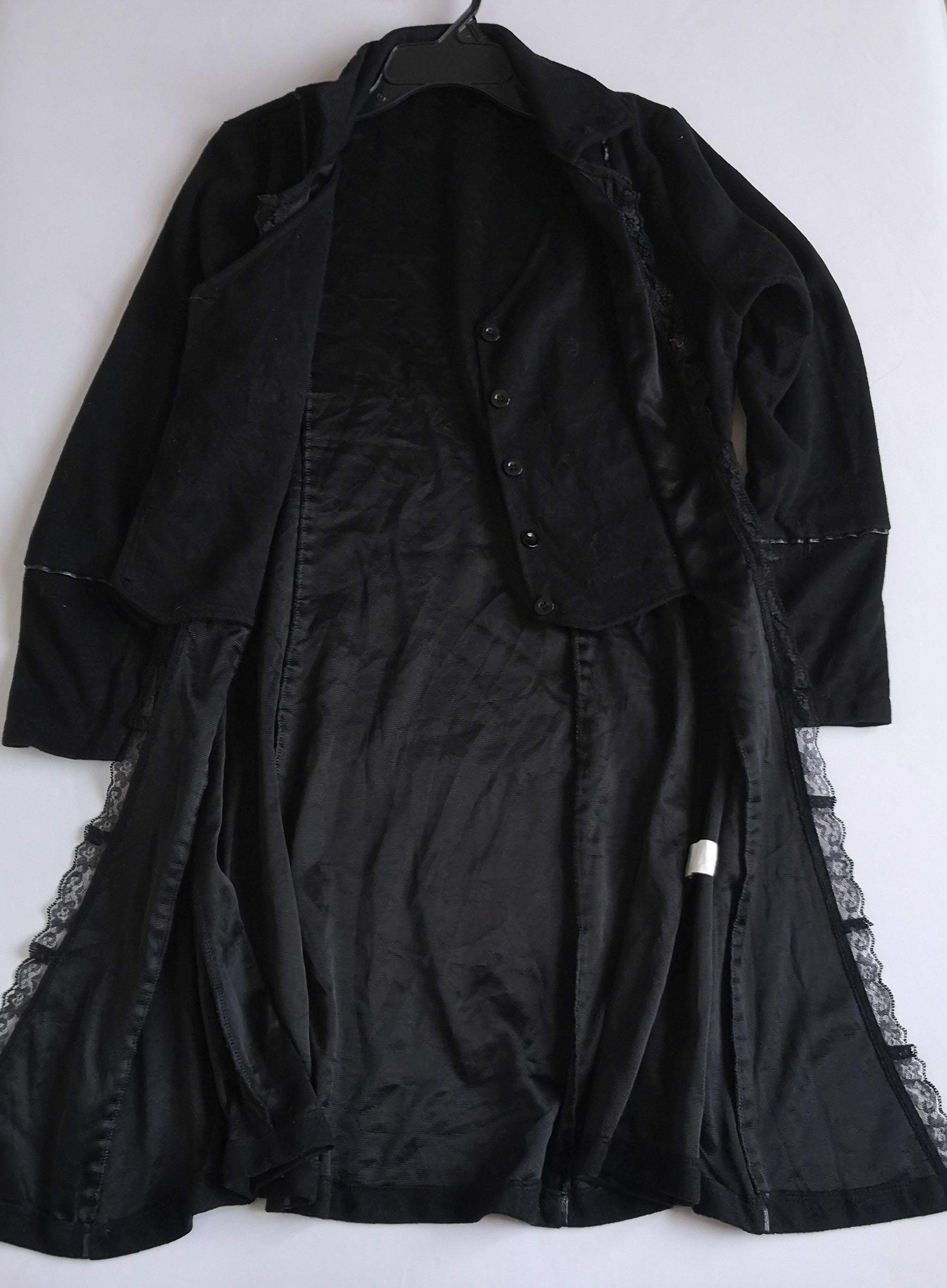 Chaqueta con botones y encaje