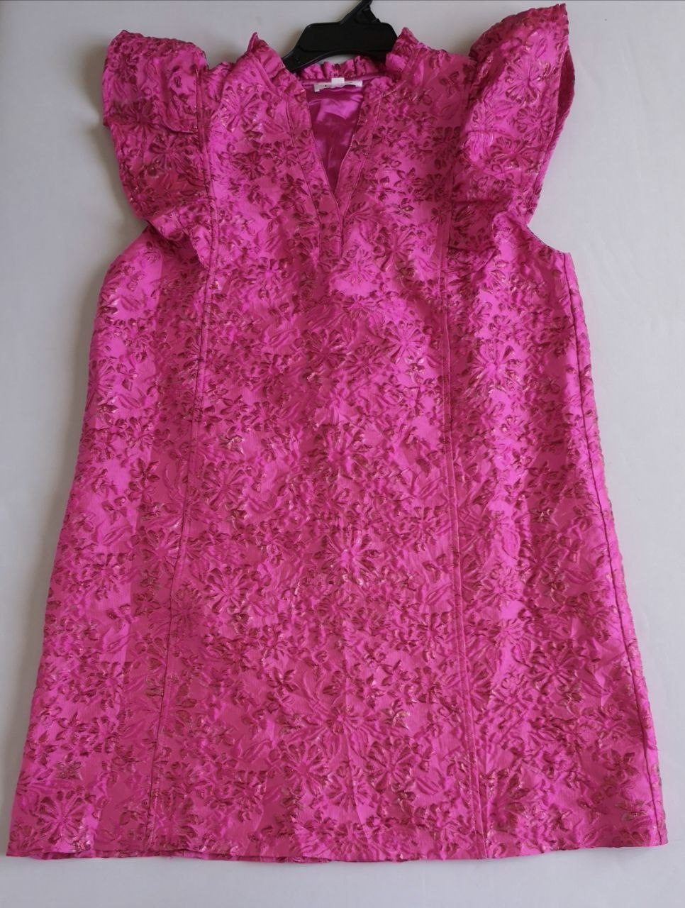 Vestido con detalles en la tela