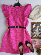 Vestido con detalles en la tela